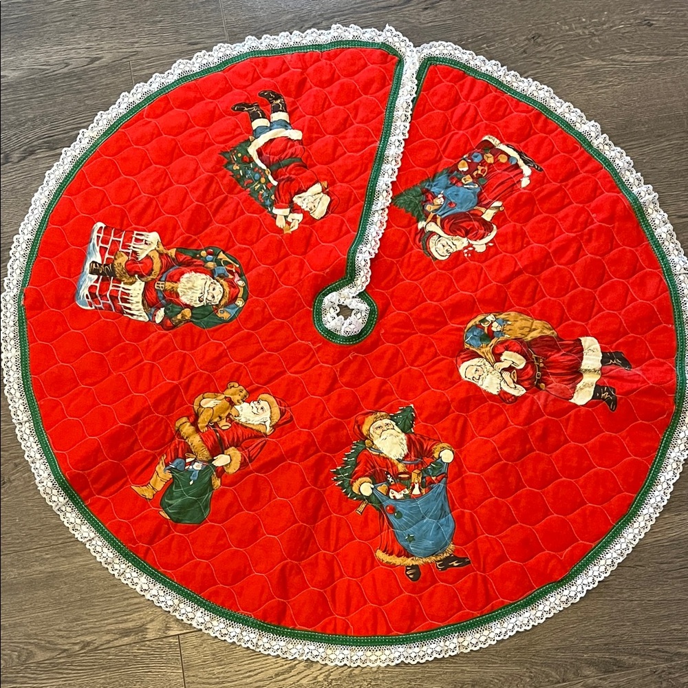 Vintage quilted handmade Red Christmas Santa Tree Skirt with lace trim